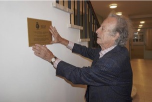 Re-placing of the IEA Foundation Plaque